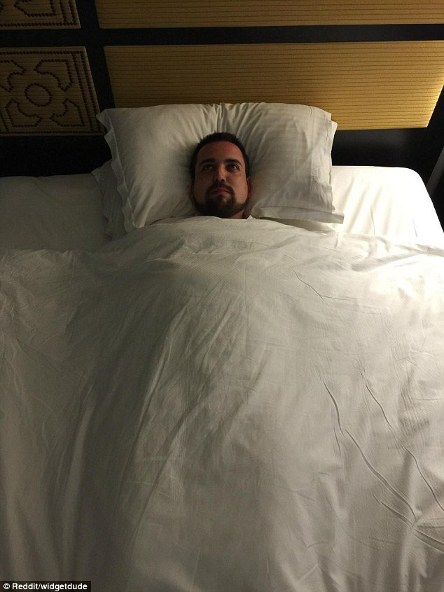 Ο πιο μίζερος τουρίστας του κόσμου -Πώς ένας άνδρας έδειξε στη γυναίκα του πως δεν μπορεί μακριά της [εικόνες] | iefimerida.gr 2