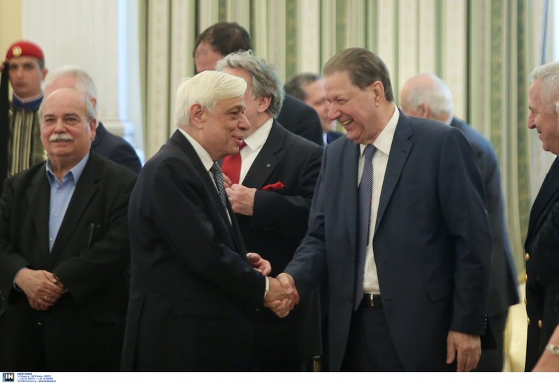 Αραβες με κελεμπίες, Αφρικανές με παραδοσιακές στολές -Ολα όσα έγιναν στην δεξίωση Παυλόπουλου για το διπλωματικό σώμα [εικόνες] | iefimerida.gr 4