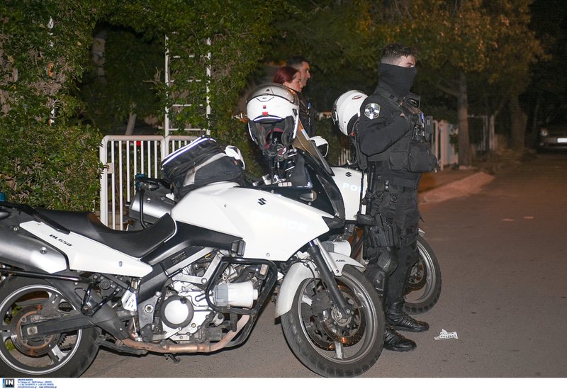 Σωφρονιστικοί υπάλληλοι: Καταδικάζουμε τη δράση αντιεξουσιαστών έξω από το σπίτι του γ.γ. του υπ. Δικαιοσύνης | iefimerida.gr 1
