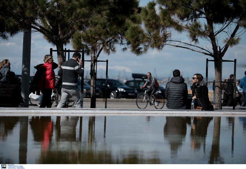 Ανοιξη στη Θεσσαλονίκη -Βγήκαν όλοι βόλτα, χαλαρά, στην παραλία [εικόνες] | iefimerida.gr 2