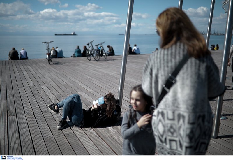 Ανοιξη στη Θεσσαλονίκη -Βγήκαν όλοι βόλτα, χαλαρά, στην παραλία [εικόνες] | iefimerida.gr 3