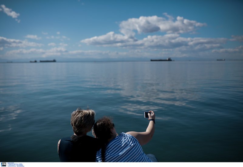 Ανοιξη στη Θεσσαλονίκη -Βγήκαν όλοι βόλτα, χαλαρά, στην παραλία [εικόνες] | iefimerida.gr 6