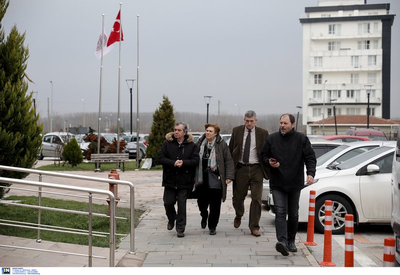 Στην Αδριανούπολη οι γονείς των δύο Ελλήνων στρατιωτικών [εικόνες] | iefimerida.gr 3