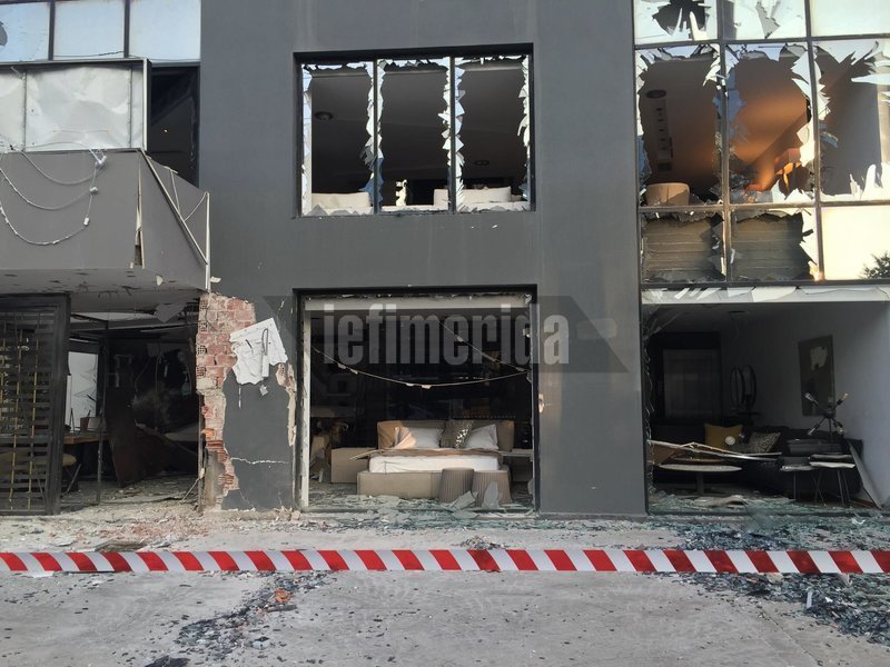 Βίντεο: Η στιγμή της ισχυρής έκρηξης στο κατάστημα επίπλων στο Μαρούσι | iefimerida.gr 0