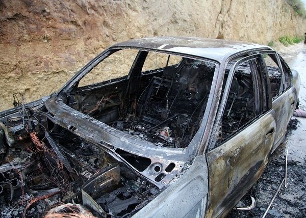 Μυστήριο στο Ηράκλειο Κρήτης: Τυλίχθηκαν στις φλόγες αυτοκίνητο και αγροτικό [εικόνες] | iefimerida.gr 0