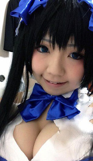 Νέα τρέλα: Δένουν με κορδέλες το στήθος τους για να φαίνεται μεγαλύτερο [εικόνες] | iefimerida.gr 5