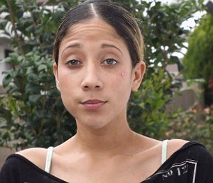 Αγριο: 19χρονο μοντέλο κάνει μπάνιο σε αίμα γουρουνιού για να μείνει πάντα νέα [εικόνες] | iefimerida.gr 0