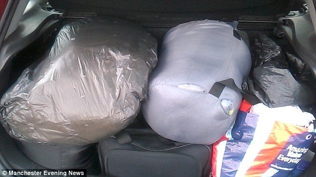 Εχασε τη δουλειά του και έκαναν σπίτι τους το αμάξι τους -Η ιστορία του ζευγαριού που λύγισε τη Βρετανία [εικόνες] | iefimerida.gr 4