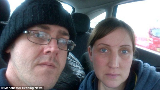 Εχασε τη δουλειά του και έκαναν σπίτι τους το αμάξι τους -Η ιστορία του ζευγαριού που λύγισε τη Βρετανία [εικόνες] | iefimerida.gr 1