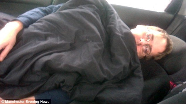 Εχασε τη δουλειά του και έκαναν σπίτι τους το αμάξι τους -Η ιστορία του ζευγαριού που λύγισε τη Βρετανία [εικόνες] | iefimerida.gr 2