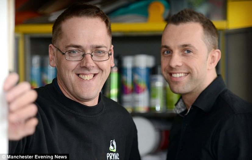 Εχασε τη δουλειά του και έκαναν σπίτι τους το αμάξι τους -Η ιστορία του ζευγαριού που λύγισε τη Βρετανία [εικόνες] | iefimerida.gr 0