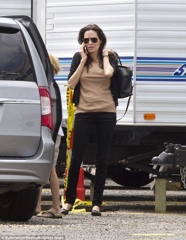 Η εξαντλημένη Αντζελίνα Τζολί [εικόνες] | iefimerida.gr 2