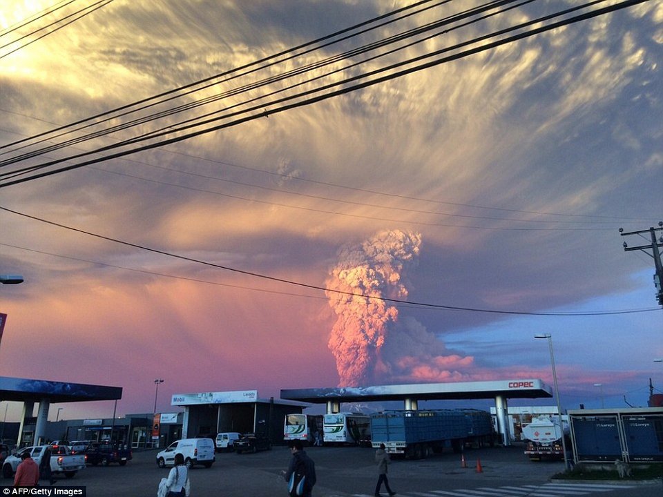 Τρομακτικό αλλά εντυπωσιακό: Ηφαίστειο στη Χιλή ξύπνησε μετά από 40 χρόνια [εικόνες] | iefimerida.gr 10
