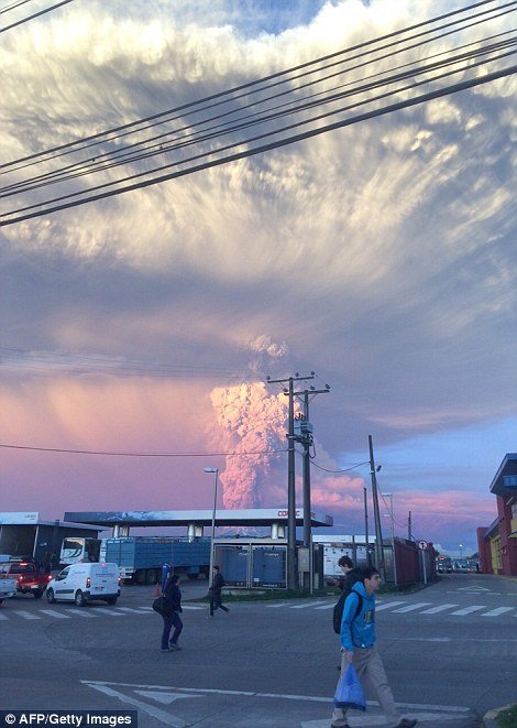 Τρομακτικό αλλά εντυπωσιακό: Ηφαίστειο στη Χιλή ξύπνησε μετά από 40 χρόνια [εικόνες] | iefimerida.gr 11