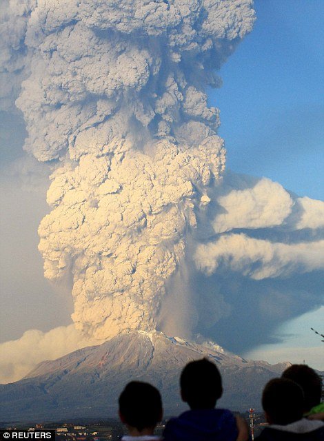 Τρομακτικό αλλά εντυπωσιακό: Ηφαίστειο στη Χιλή ξύπνησε μετά από 40 χρόνια [εικόνες] | iefimerida.gr 7