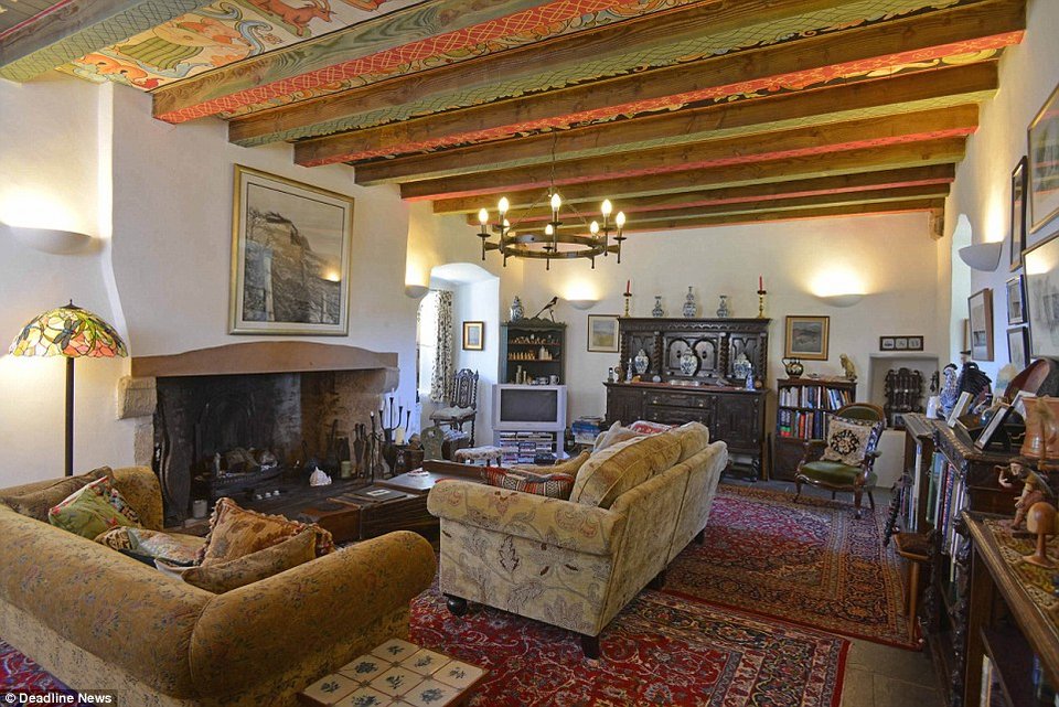 Ζευγάρι αγόρασε ένα ερείπιο αντί 90.000 ευρώ και το μετέτρεψε σε χλιδάτο πύργο αξίας 1 εκατ. ευρώ! [εικόνες] | iefimerida.gr 6