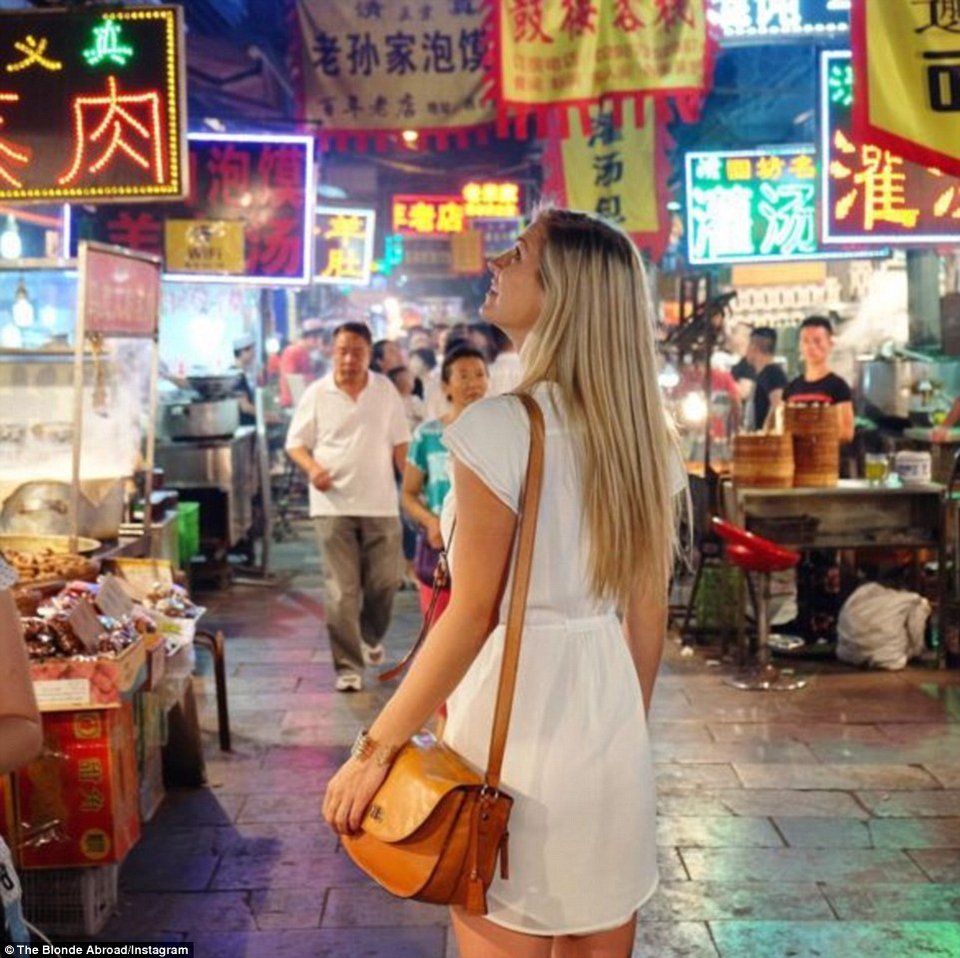 Ζει ΤΟ όνειρο: Η καλλονή που την πληρώνουν για να ταξιδεύει -Πώς τα κατάφερε [εικόνες] | iefimerida.gr 14