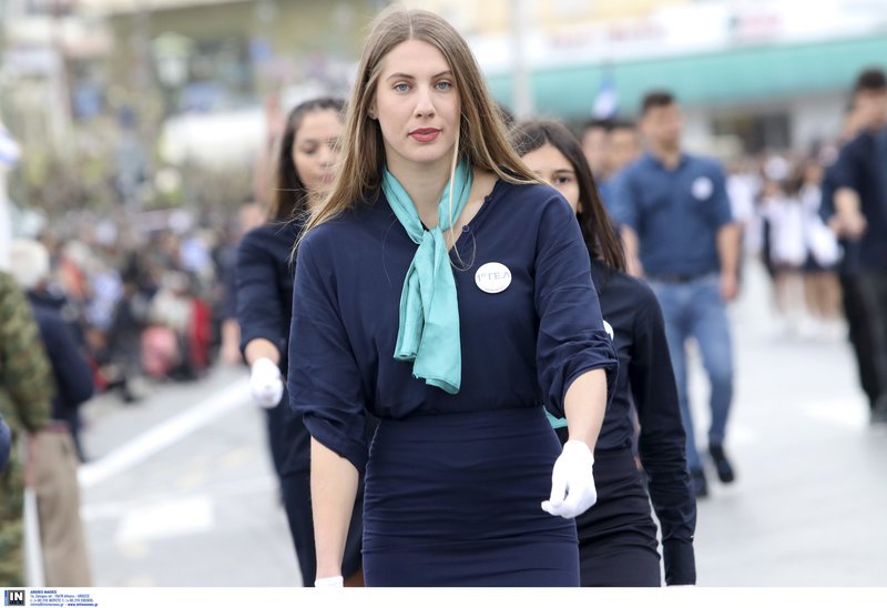 Παρελάσεις 25ης Μαρτίου: Λιποθυμίες, τραυματισμοί & εντυπωσιακές παρουσίες [εικόνες & βίντεο] | iefimerida.gr 9