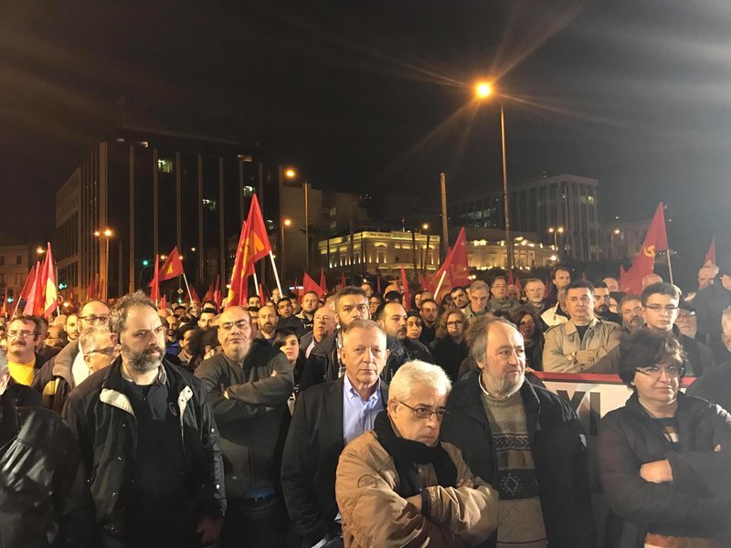 Μεγάλη συγκέντρωση του ΚΚΕ στο Σύνταγμα -Ομιλία του Κουτσούμπα και πορεία στην Πρεσβεία των ΗΠΑ [εικόνες & βίντεο] | iefimerida.gr 18