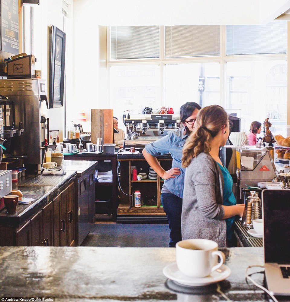 Πού κρύβεται ο Μόμο; Φωτογράφος έκανε παιδικό βιβλίο με το σκύλο του [εικόνες] | iefimerida.gr 8