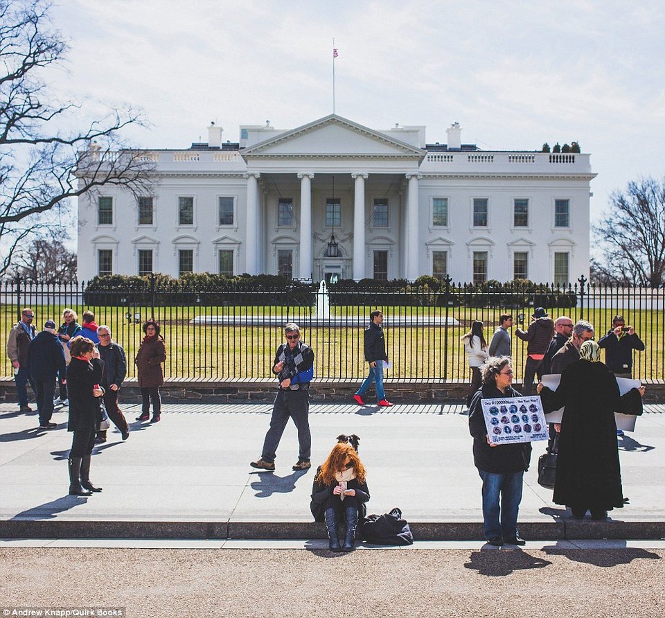 Πού κρύβεται ο Μόμο; Φωτογράφος έκανε παιδικό βιβλίο με το σκύλο του [εικόνες] | iefimerida.gr 7