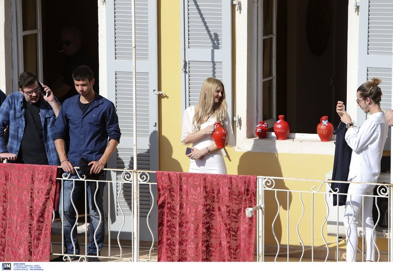 «Βούλιαξε» η Κέρκυρα -Τουρίστες και celebrities γιορτάζουν στο νησί το Πάσχα [εικόνες & βίντεο] | iefimerida.gr 2