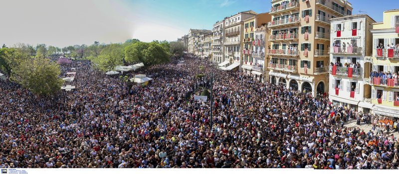 «Βούλιαξε» η Κέρκυρα -Τουρίστες και celebrities γιορτάζουν στο νησί το Πάσχα [εικόνες & βίντεο] | iefimerida.gr 1