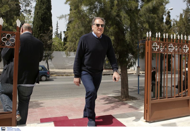 Το τελευταίο αντίο στον «Καπετάν Ερμή» είπαν συγγενείς, φίλοι και πλήθος κόσμου [εικόνες] | iefimerida.gr 3