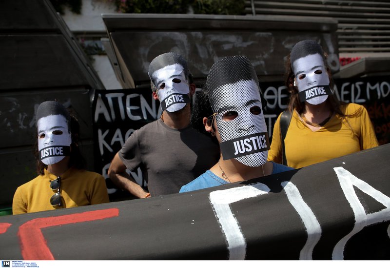 Διαμαρτυρία αντιεξουσιαστών στο Μοναστηράκι για τα κέντρα κράτησης -Φορώντας μάσκες [εικόνες] | iefimerida.gr 4