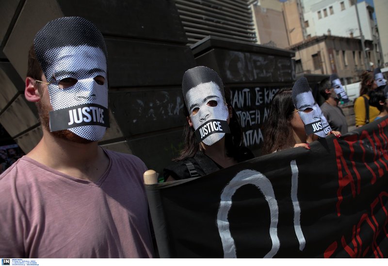 Διαμαρτυρία αντιεξουσιαστών στο Μοναστηράκι για τα κέντρα κράτησης -Φορώντας μάσκες [εικόνες] | iefimerida.gr 5