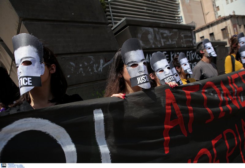 Διαμαρτυρία αντιεξουσιαστών στο Μοναστηράκι για τα κέντρα κράτησης -Φορώντας μάσκες [εικόνες] | iefimerida.gr 3