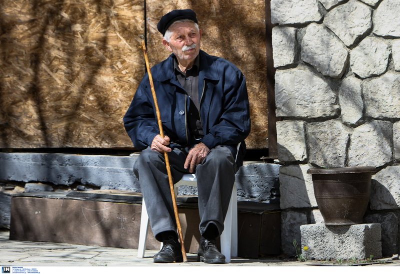 Αθάνατος φώναζαν αποχαιρετώντας τον ήρωα σμηναγό -Το τελευταίο αντίο [εικόνες & βίντεο] | iefimerida.gr 36