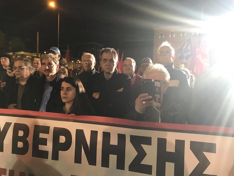Μεγάλη συγκέντρωση του ΚΚΕ στο Σύνταγμα -Ομιλία του Κουτσούμπα και πορεία στην Πρεσβεία των ΗΠΑ [εικόνες & βίντεο] | iefimerida.gr 13