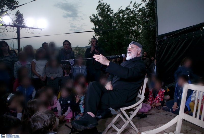 Ο κήπος της Ακρόπολης άνθισε ξανά -Με Σαββόπουλο, Καραγκιόζη και πολλά παιδιά [εικόνες] | iefimerida.gr 1