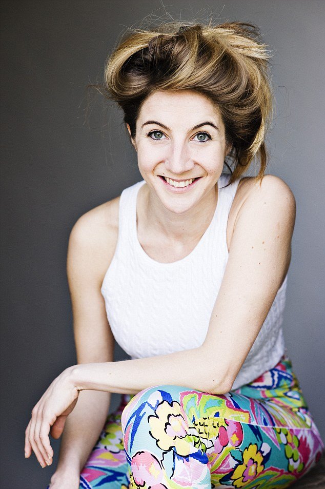 Πώς οι παλιές σας γόβες γίνονται καινούργιες με ένα.. αυτοκόλλητο [εικόνες] | iefimerida.gr 5