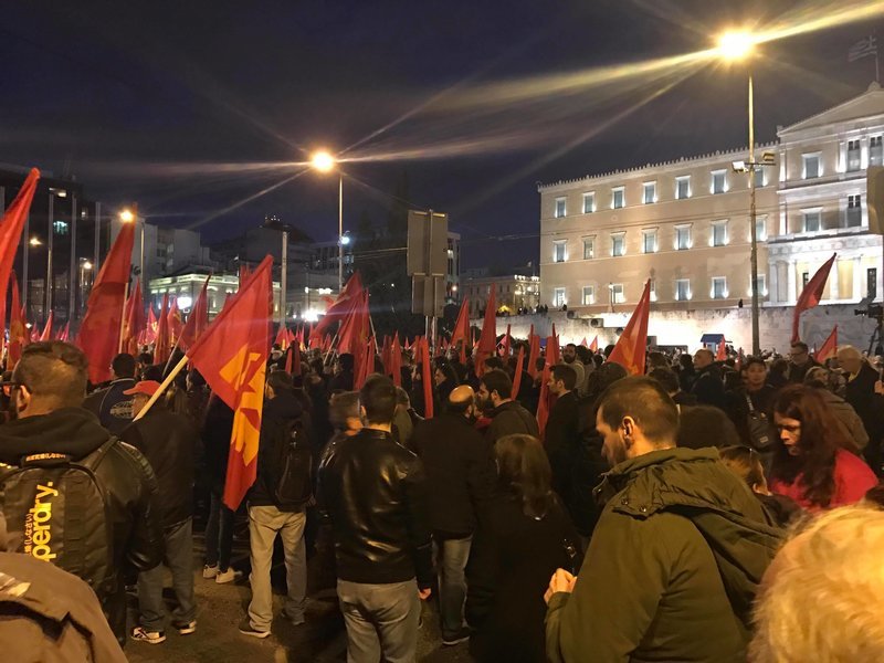 Μεγάλη συγκέντρωση του ΚΚΕ στο Σύνταγμα -Ομιλία του Κουτσούμπα και πορεία στην Πρεσβεία των ΗΠΑ [εικόνες & βίντεο] | iefimerida.gr 9