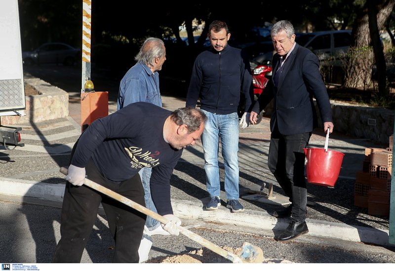 Εχτισαν την είσοδο του Δρομοκαΐτειου με τσιμεντόλιθους -Διαμαρτυρία εργαζομένων [εικόνες] | iefimerida.gr 13