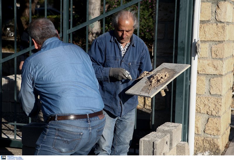 Εχτισαν την είσοδο του Δρομοκαΐτειου με τσιμεντόλιθους -Διαμαρτυρία εργαζομένων [εικόνες] | iefimerida.gr 4