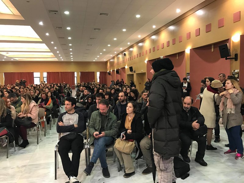 Επεισόδια και χημικά στο υπουργείο Παιδείας ανάμεσα σε εκπαιδευτικούς και ΜΑΤ [εικόνες & βίντεο] | iefimerida.gr 13