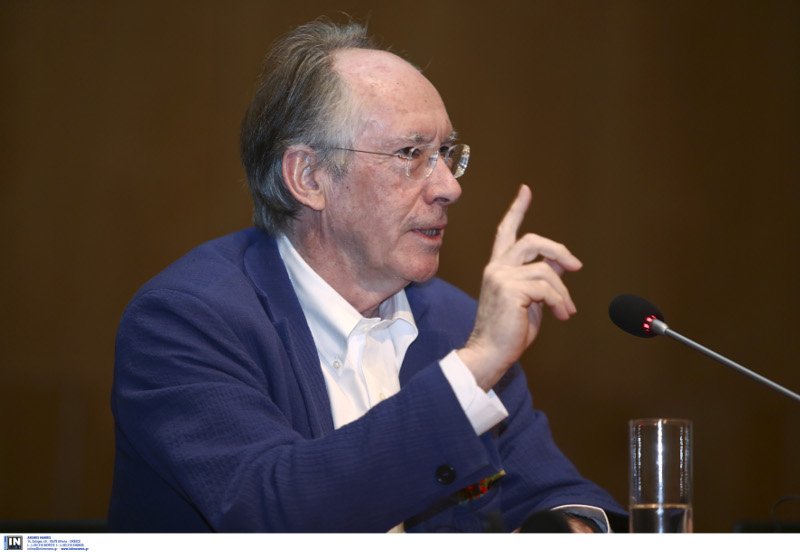 Οσα είπε ο συγγραφέας Ιαν ΜακΓιούαν στο αθηναϊκό κοινό: Είμαι ναρκομανής των ειδήσεων | iefimerida.gr 0
