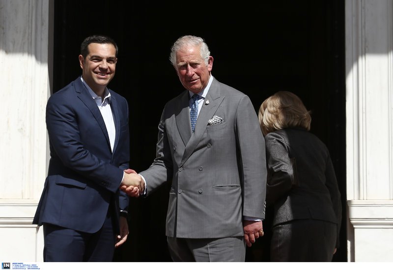 Tετ α τετ του πρίγκιπα Καρόλου στο Μέγαρο Μαξίμου με τον Αλέξη Τσίπρα [εικόνες & βίντεο] | iefimerida.gr 2