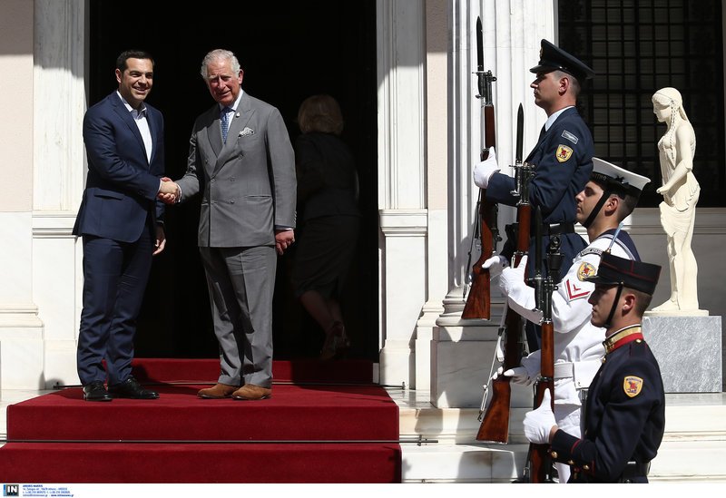 Tετ α τετ του πρίγκιπα Καρόλου στο Μέγαρο Μαξίμου με τον Αλέξη Τσίπρα [εικόνες & βίντεο] | iefimerida.gr 5