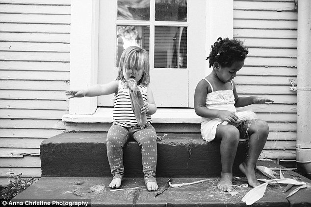 Το μοναδικό δέσιμο ανάμεσα σε μια βιολογική κόρη και την υιοθετημένη αδελφή της [εικόνες] | iefimerida.gr 4