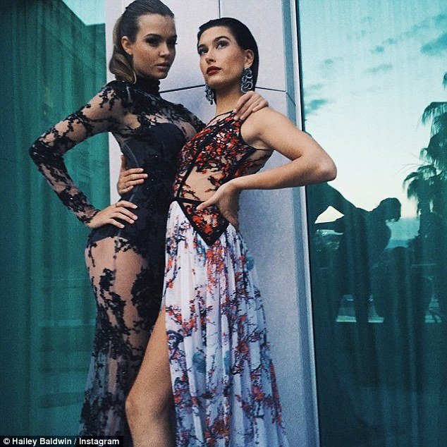 Το χούφτωμα μεταξύ γυναικών στις Κάννες που έγινε viral [εικόνες] | iefimerida.gr 3