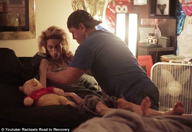 37χρονη με ανορεξία καταφέρνει να περπατήσει για πρώτη φορά μετά από μήνες [βίντεο] | iefimerida.gr 5