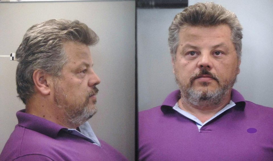 Αυτός είναι ο 48χρονος που εξέδιδε 15χρονη [εικόνες] | iefimerida.gr 1