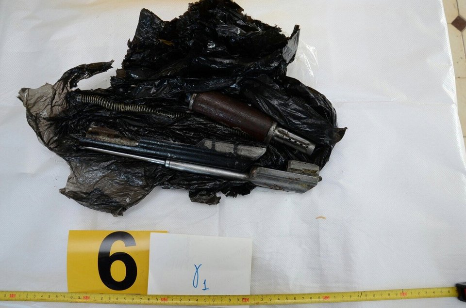 Ο κήπος-οπλοστάσιο στο σπίτι του Πετρακάκου στον Μώλο Φθιώτιδας – Ολα τα ευρήματα [εικόνες] | iefimerida.gr 8