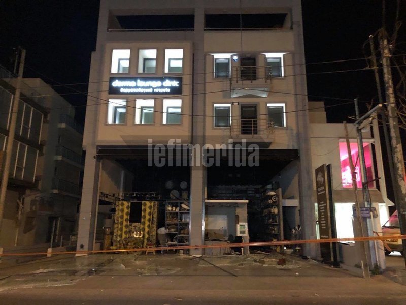 Eκρηξη σε εμπορικό κατάστημα στο Χαλάνδρι [εικόνες & βίντεο] | iefimerida.gr 6