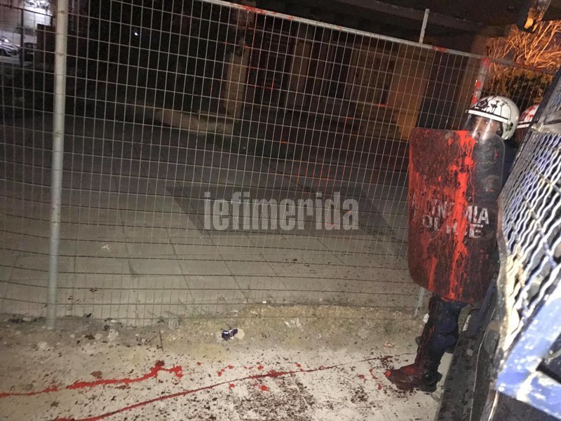 Ενταση με φοιτητές ΤΕΙ στον Ελαιώνα πριν την ομιλία Τσίπρα [εικόνες & βίντεο] | iefimerida.gr 2