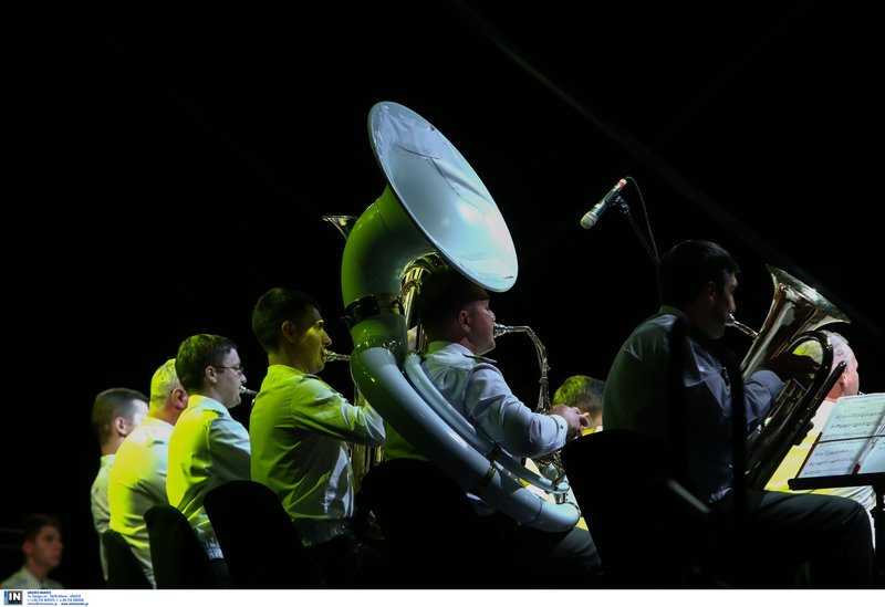 Δεκάδες στρατιωτικές ορχήστρες με ένστολους μουσικούς και χορευτές στο Ζάππειο [εικόνες] | iefimerida.gr 8